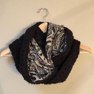 2 Sided Black/Paisley Scarf